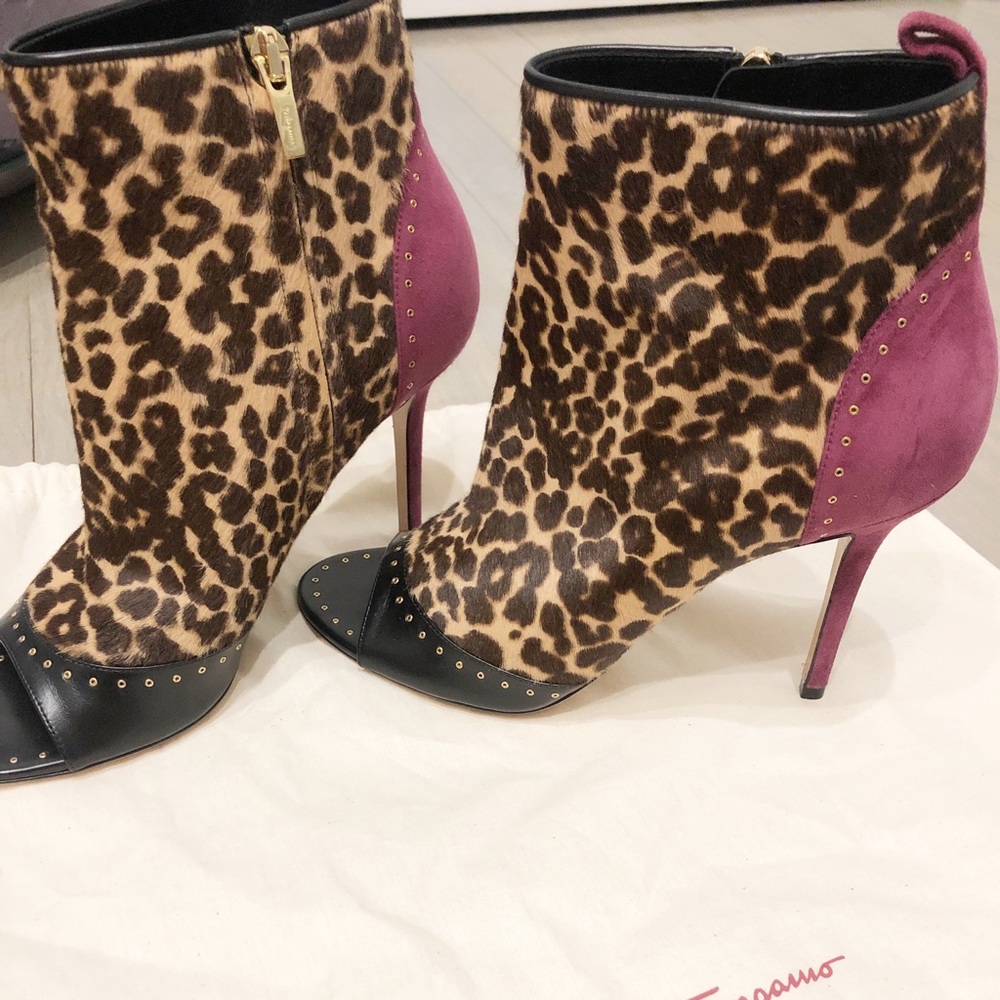 Ferraragamo Leopard calf hair booties81/2 - Picture 1 of 7